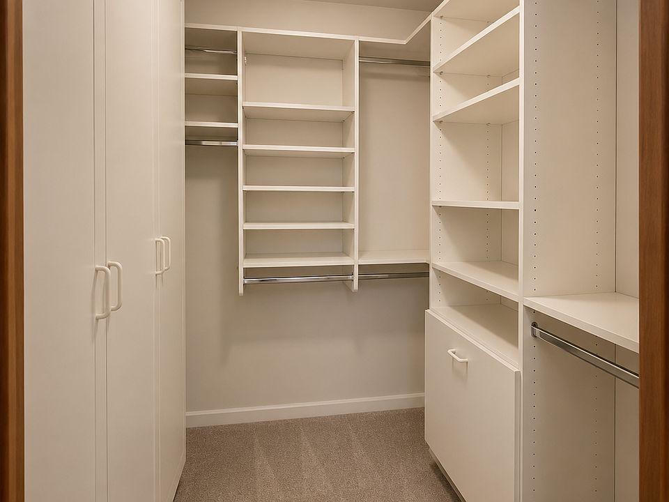 Walk-in Closet