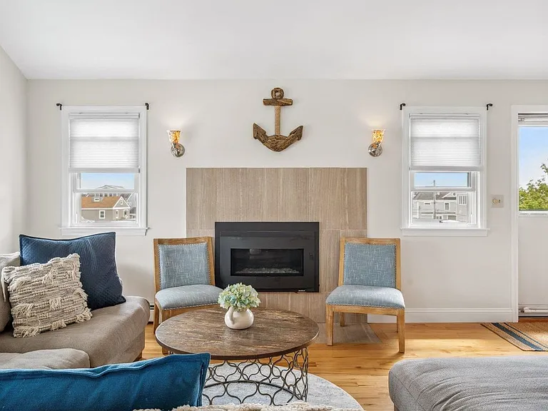 131 Franklin St — Photo 17