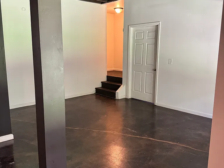 6121 Clubhouse Dr — Photo 49