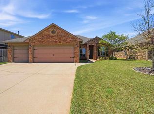 2209 SW Edinburough Dr, Lawton, OK 73505