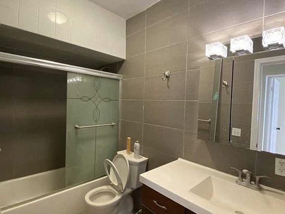 4th image of 481 Central Blvd #1