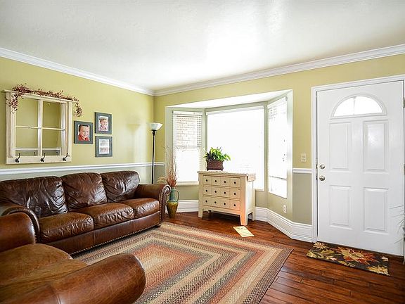 4th image of 1206 W Cody Cir
