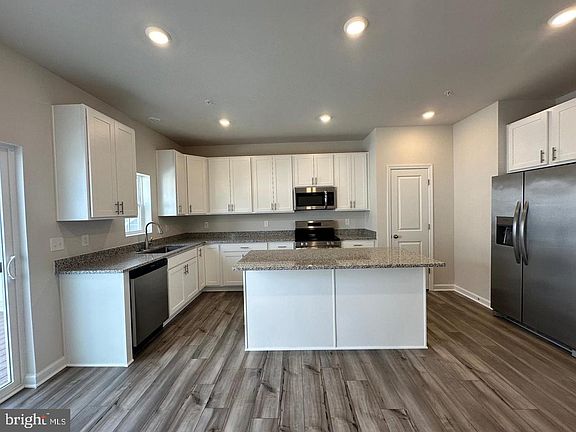 4th image of 5558 Marksburg Pl