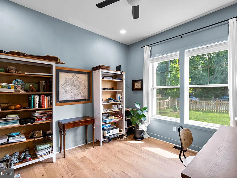 2854 Fairmont St — Photo 13