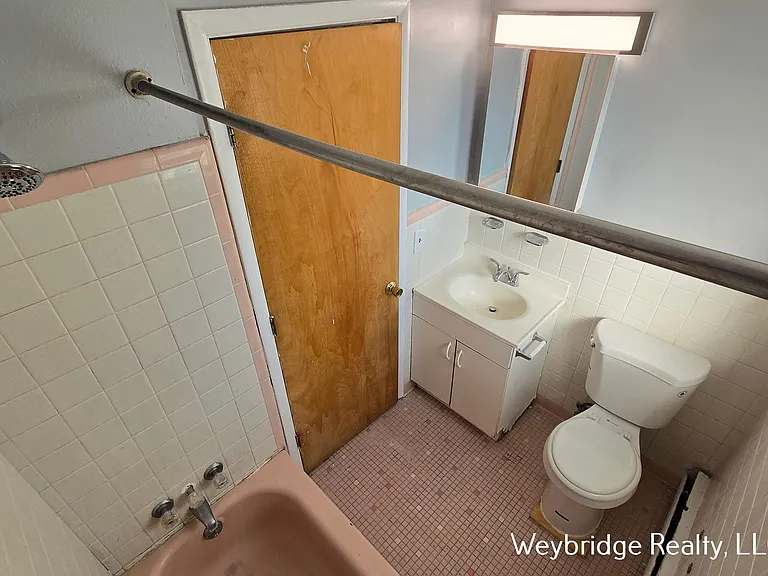2504 White St #7 — Photo 9