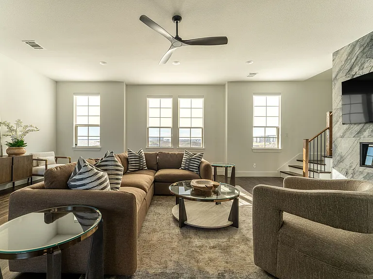 1113 Marc Pl — Photo 3