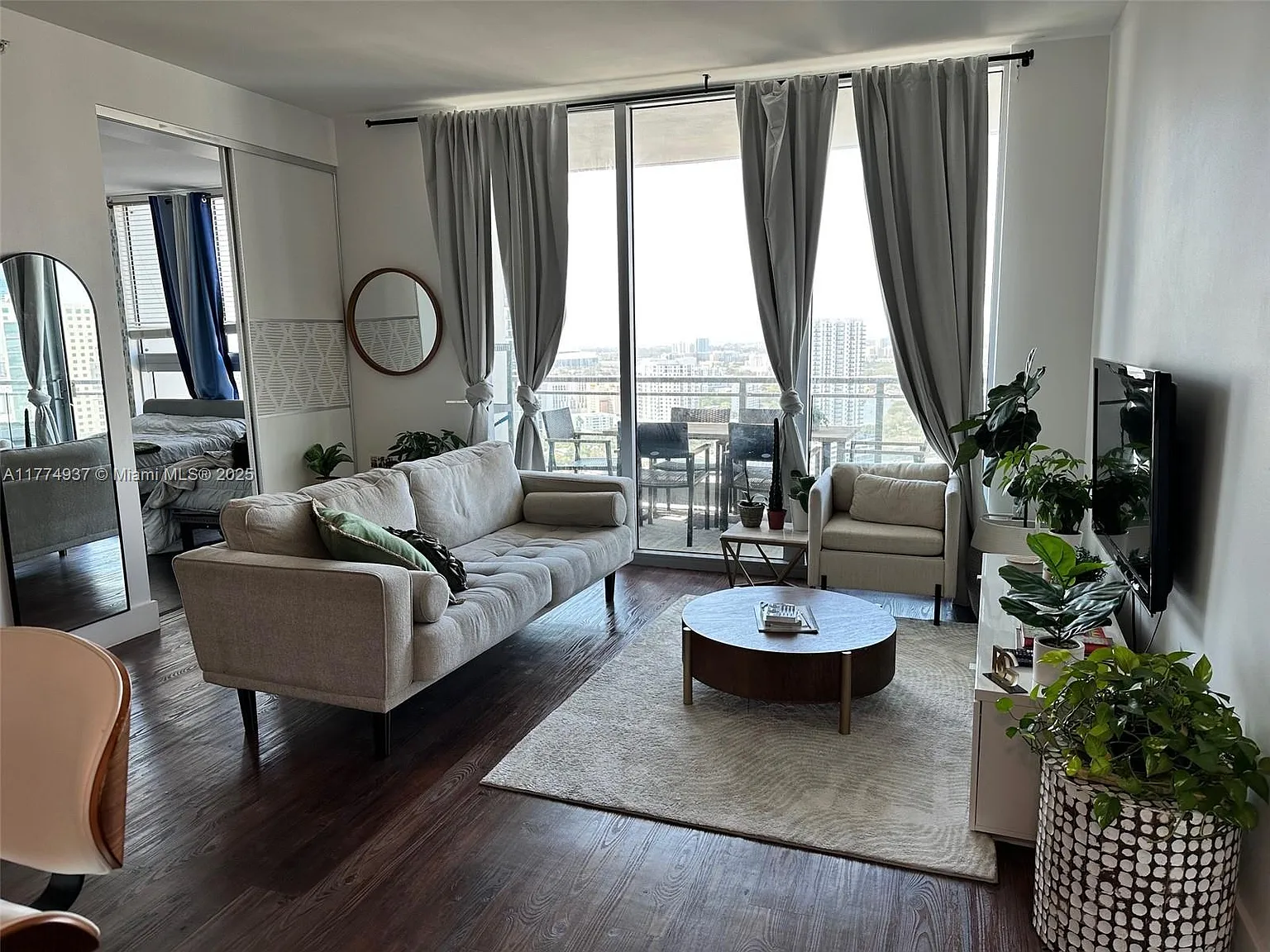 2 bed, 1087 sqft, $3,650 — Photo 3