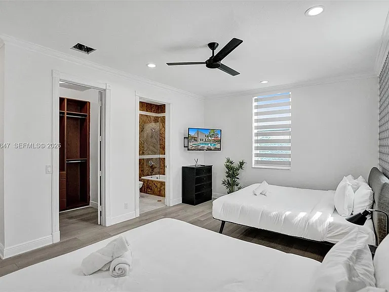 1430 NW 114th Ave — Photo 76