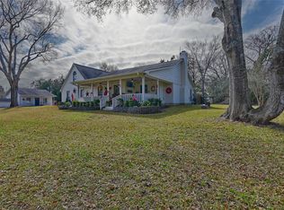 540 Hickory Creek Rd, Bellville, TX 77418