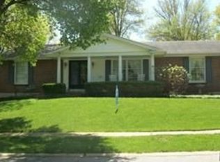 824 Dutch Mill Dr, Ballwin, MO 63011