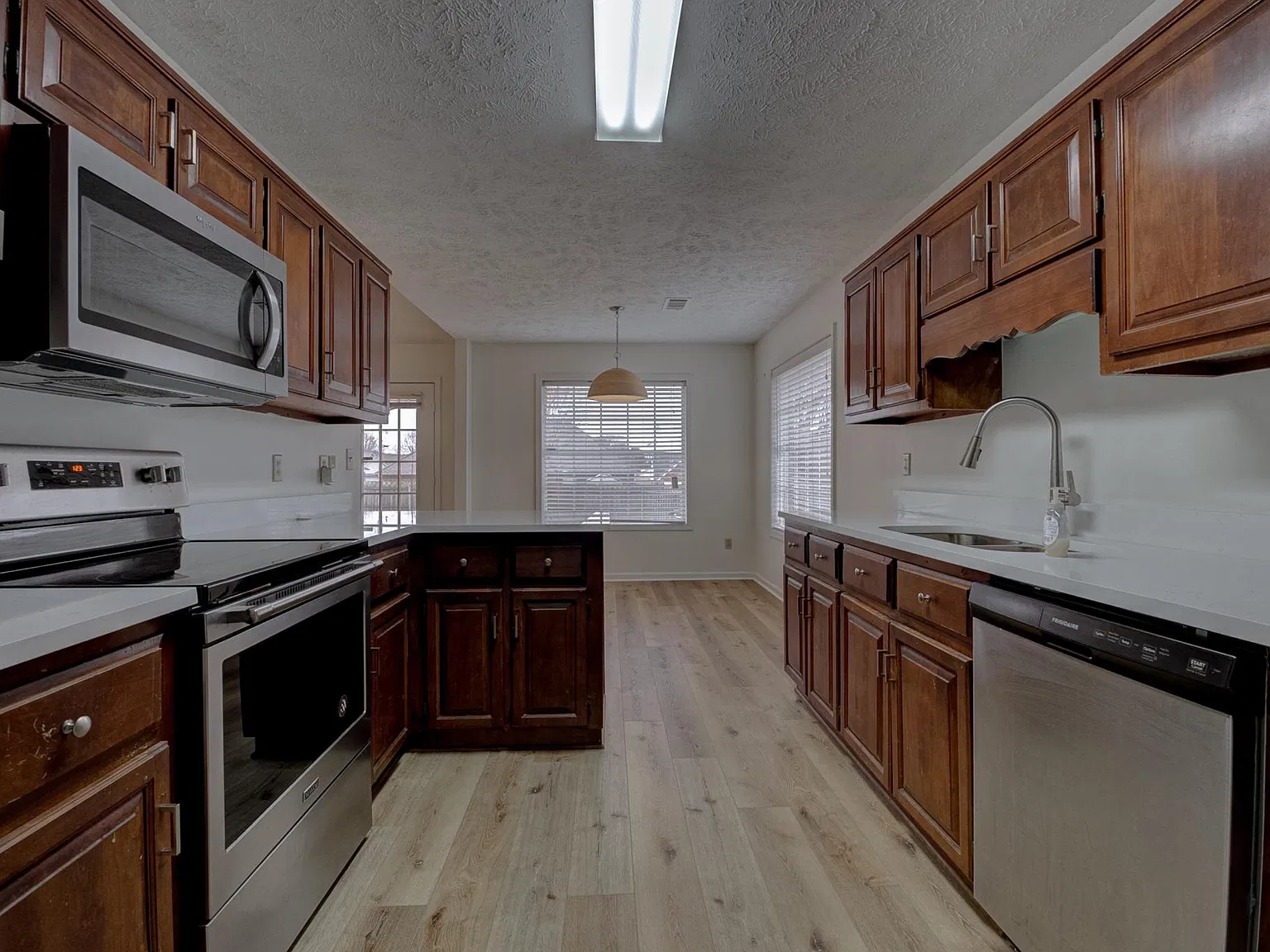 19 Pickens Cv — Photo 3