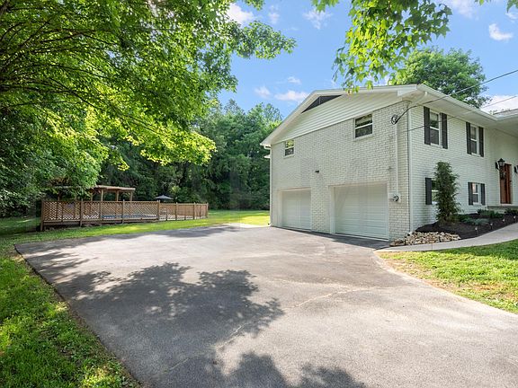 3rd image of 6541 Vestine Dr