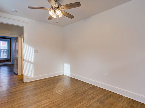 4th image of 316 E Chestnut St #1