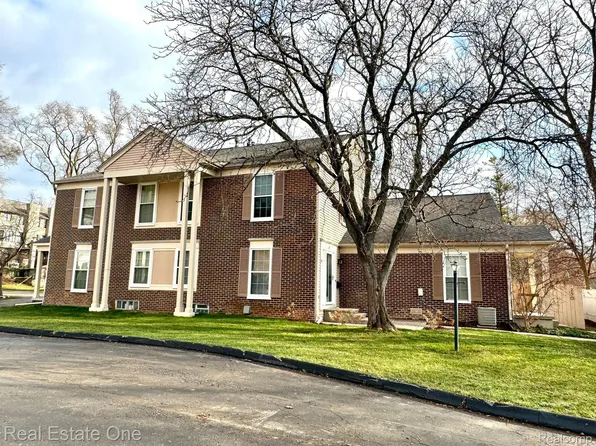 252 1st St, Rochester, MI 48307