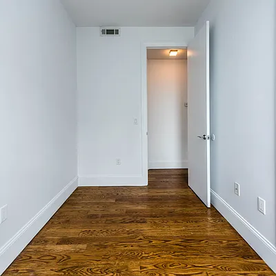 Rented by Nooklyn NYC LLC | media 32