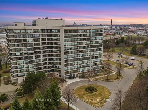 12 Laurelcrest St #713, Brampton, ON L6S 5Y4