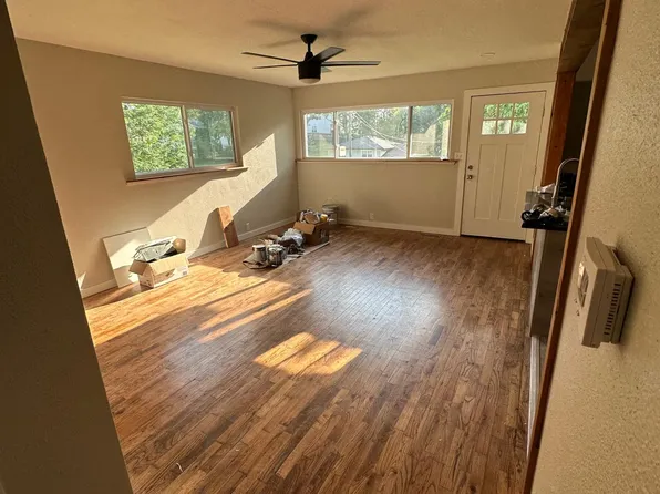 3325 S Sergeant Ave, Joplin, MO 64804