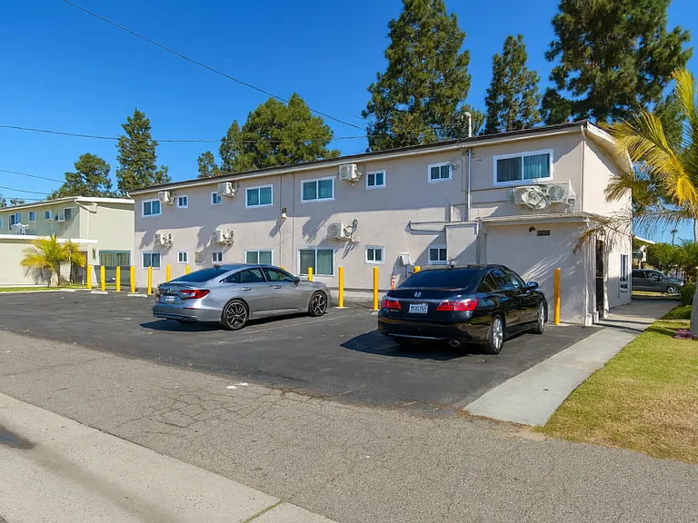 12571 Kensington Ln — Photo 3