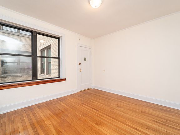 3rd image of 21-54 Crescent St #C8