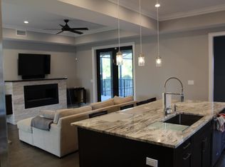 9720 Vanderbilt Dr, Naples, FL 34108