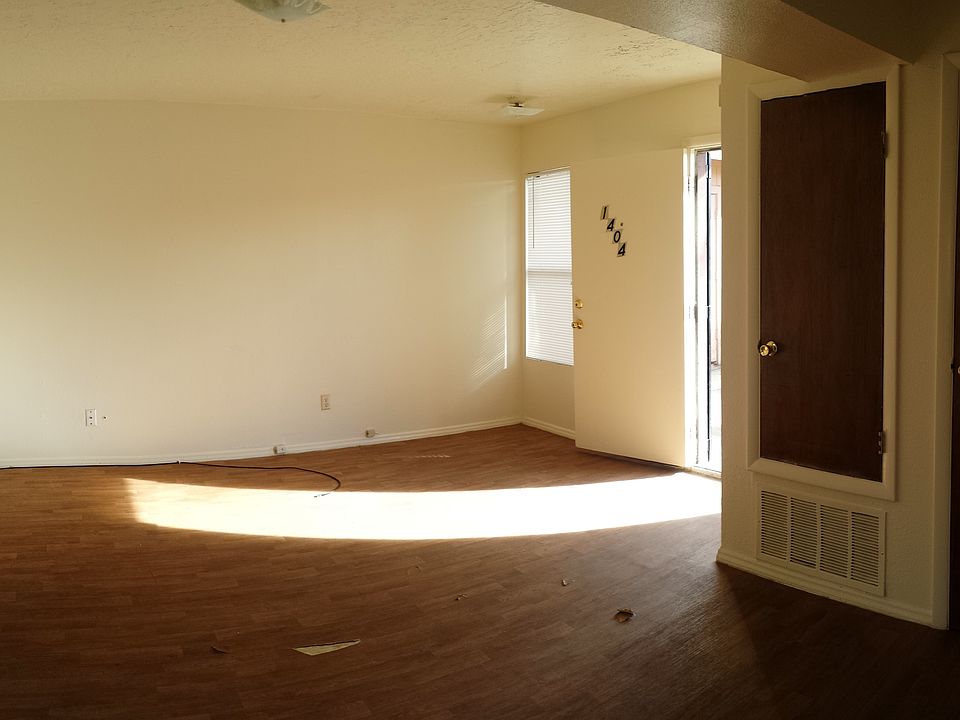 1st image of 1404 Amherst Dr SE