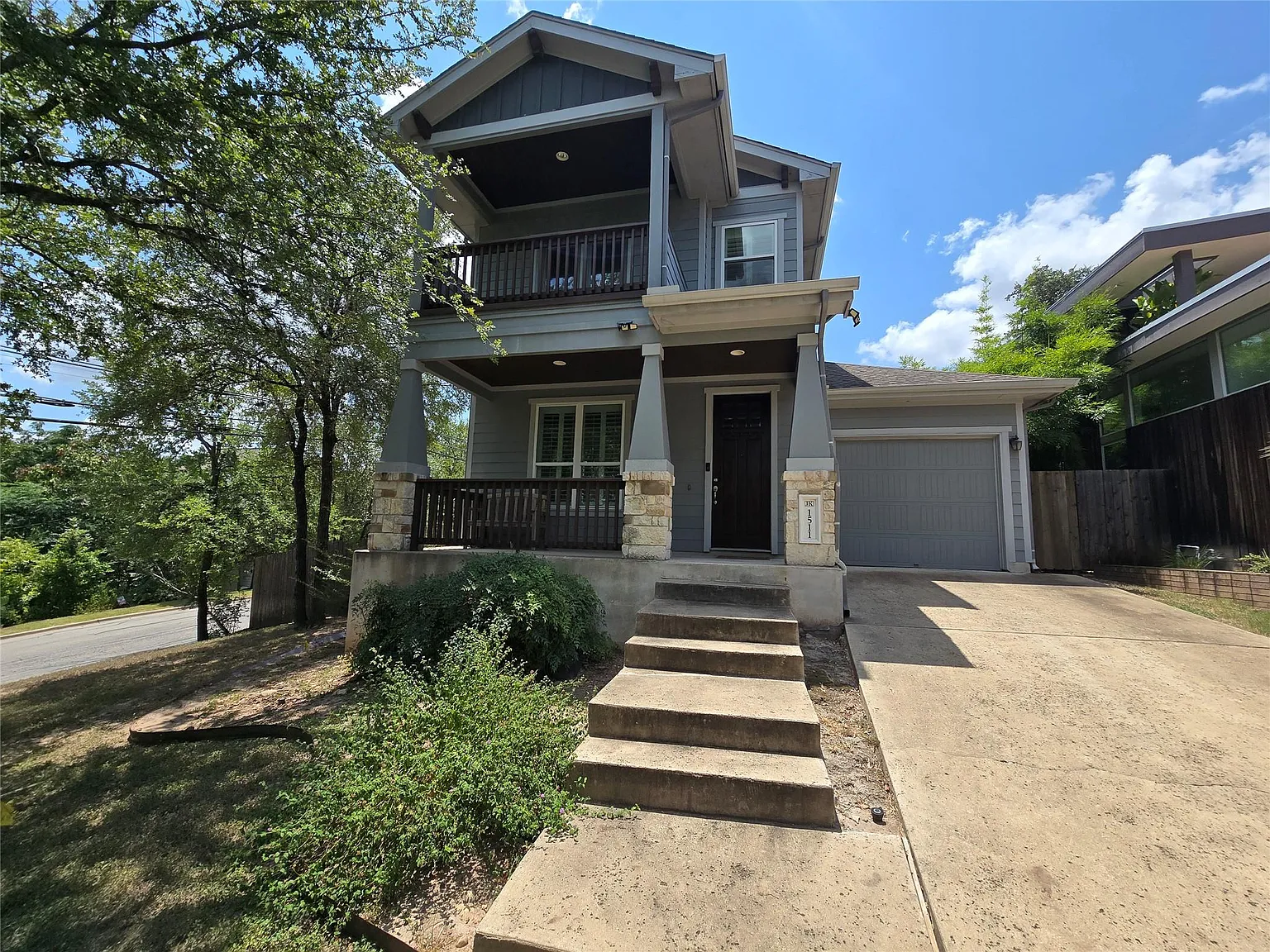 4 bed, 3.5 bath, 2324 sqft, $3,750 — Photo 2