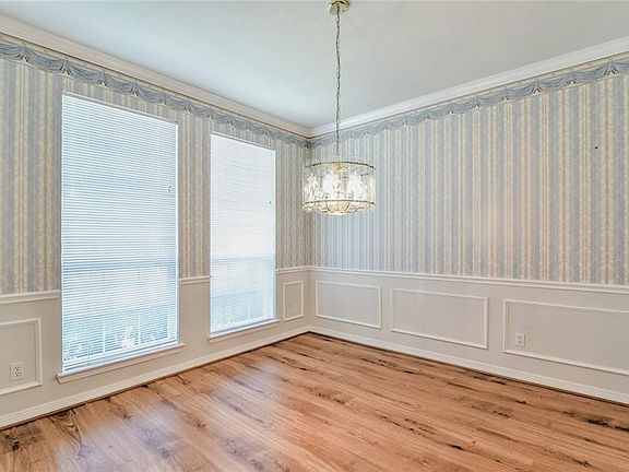 5th image of 2604 Woodbridge Trl