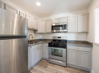 215 Meadowview Ln CONDO 215 & C-4, Mont Clare, PA 19453