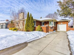 15 Passmore St, Hamilton, ON L8G 3J4