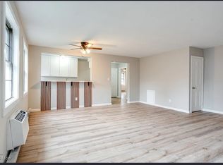 13785 Cedar Rd APT 302, Cleveland, OH 44118