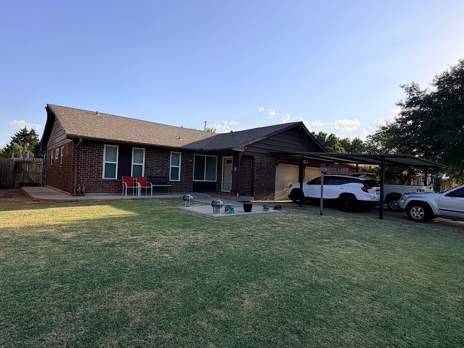 3 bed, 1.5 bath, 1151 sqft, $1,500 — Photo 1