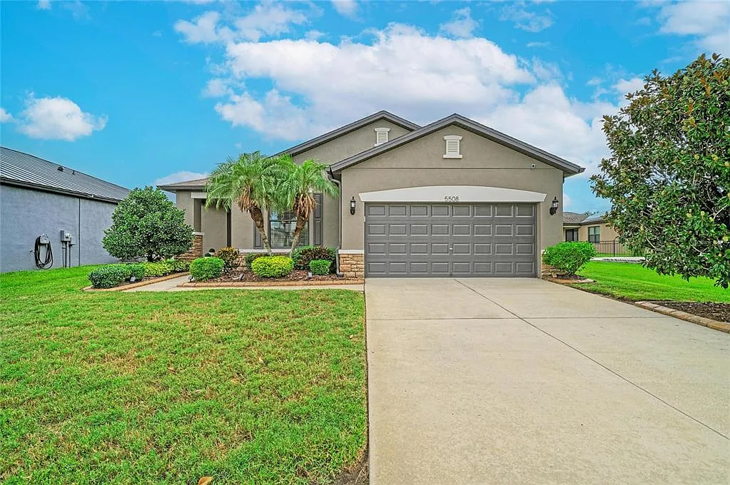 3 bed, 2.0 bath, 1700 sqft, $2,500 — Photo 1
