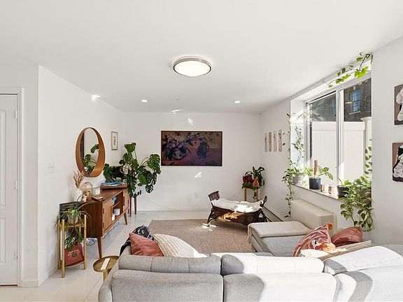 5th image of 145 Kenilworth Pl #2B