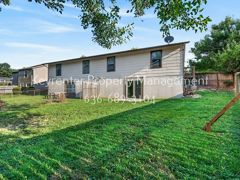 357 Della Dr — Photo 34