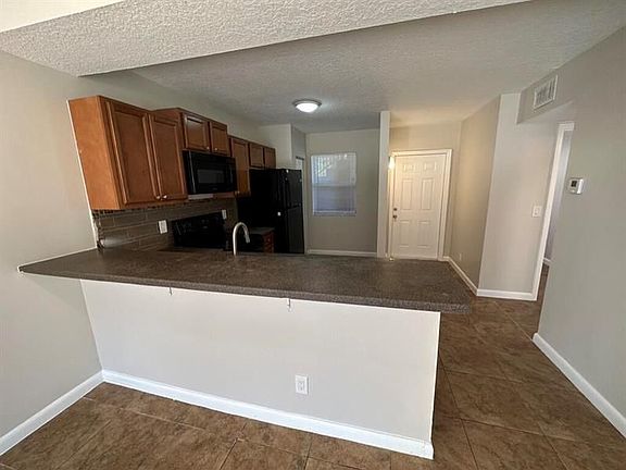 4th image of 2109 SE 3rd St APT A