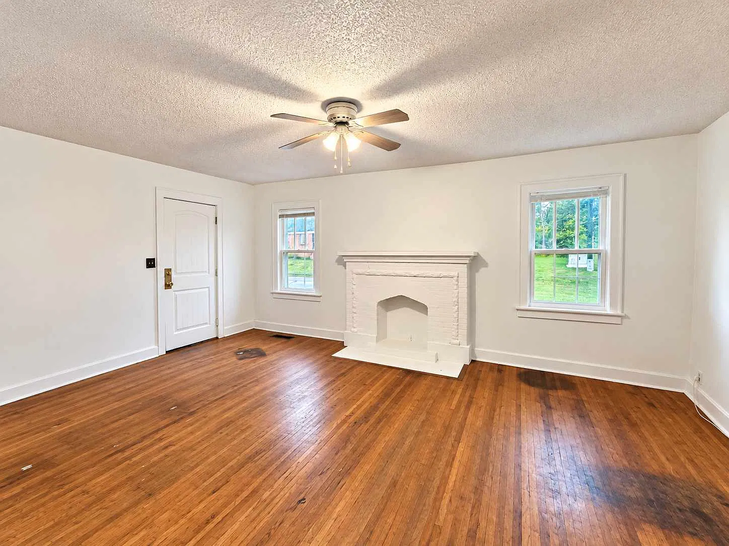 2 bed, 1054 sqft, $950 — Photo 3