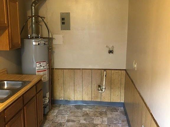3rd image of 3530 Delphos Ave