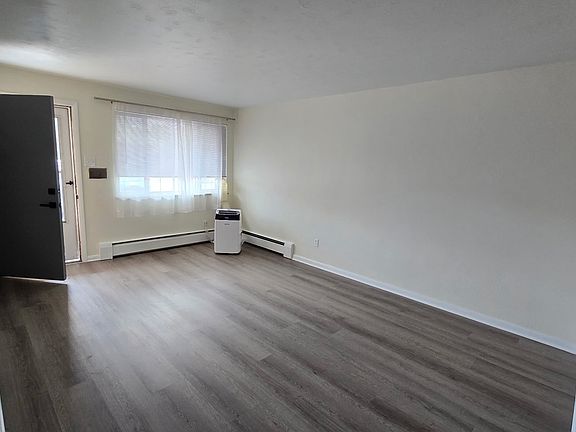 3rd image of 4665 Otis St #4665