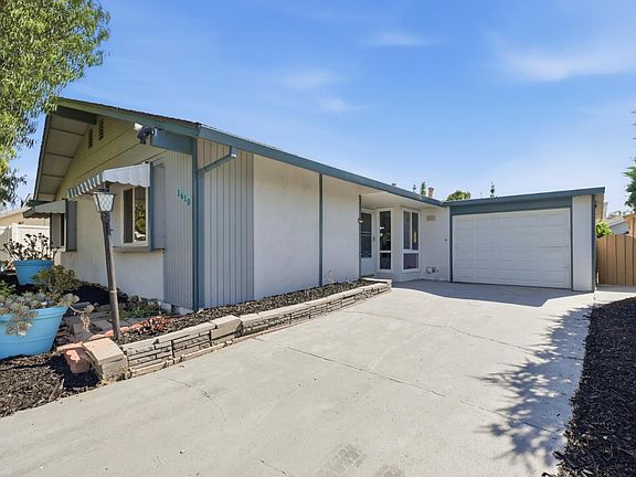 4th image of 1610 Bluebell Dr