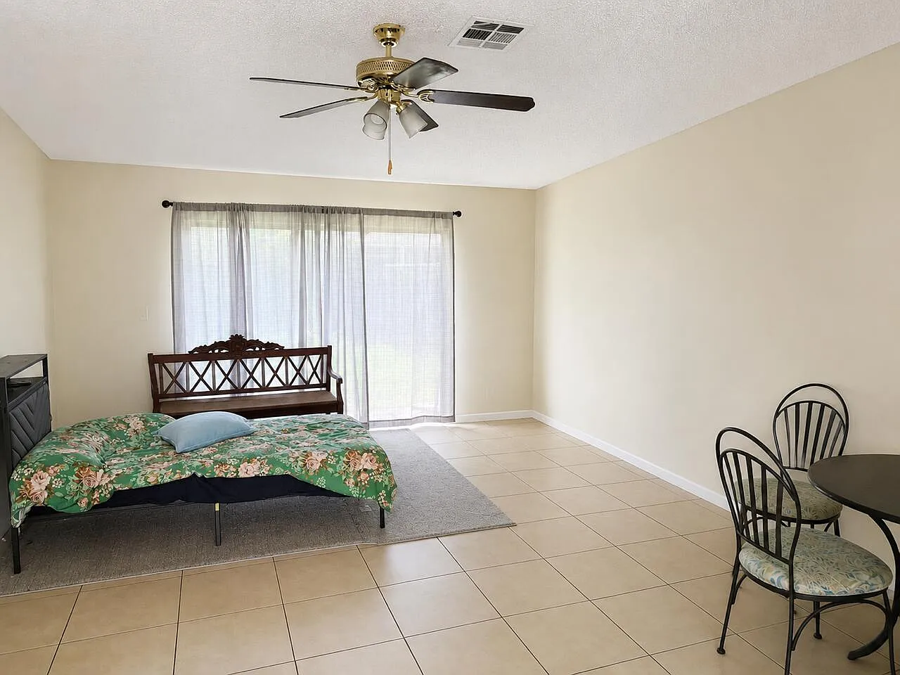 3 bed, 2.0 bath, 1235 sqft, $2,500 — Photo 3