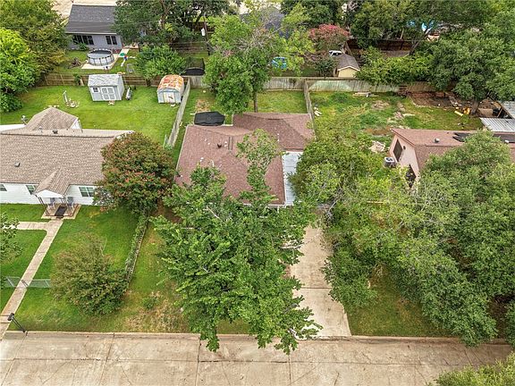2nd image of 1107 E 30th St