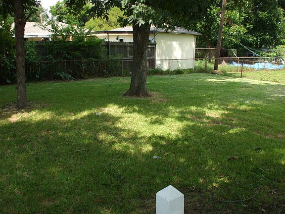 3rd image of 2300 Angelle Dr