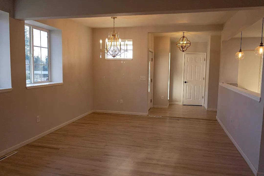4 bed, 3620 sqft, $3,700 — Photo 3