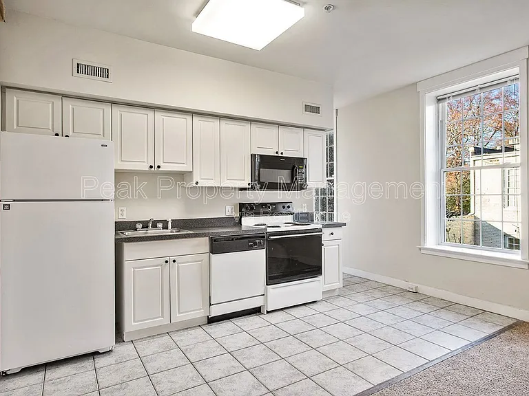 Poythress Apartments — Photo 40