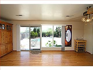 5th image of 2972 Vivian Ln