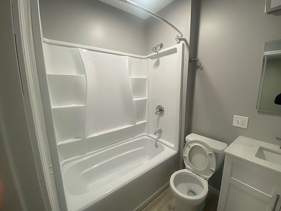 2nd image of 25 Mariner St