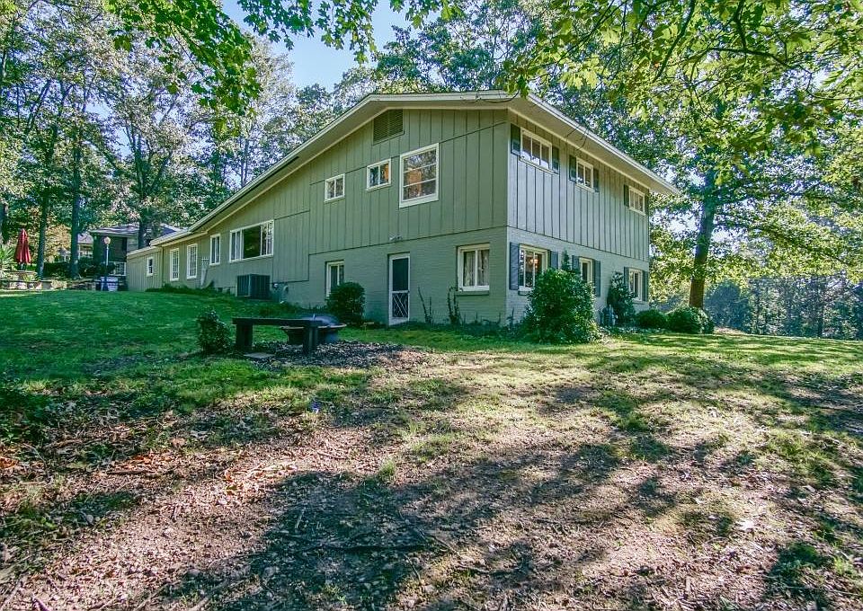 2nd image of 20 Crestwood Dr