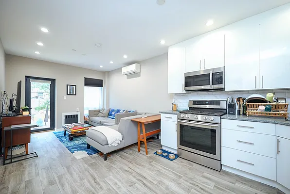 Sold by Remax Edge | media 19