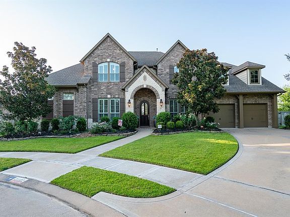 Nestled at the end of a quiet cul-de-sac in the Sterling Lakes Estate 100' ft section of the master planned community of Fairfield!
