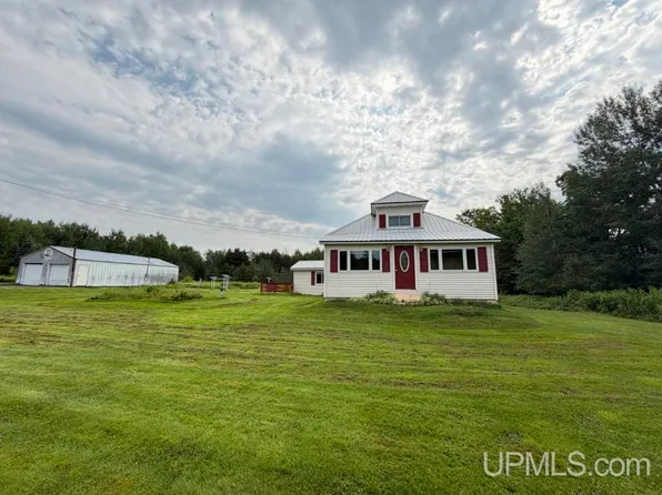 16237 McGillan St, Baraga, MI 49908